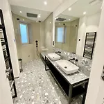 Apartamento Luxurious 3 Bedroom Center Flat With Ac!