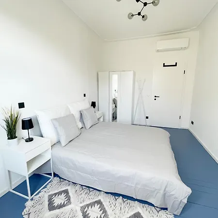 Luxurious 3 Bedroom Center Flat With Ac! Γκρατς