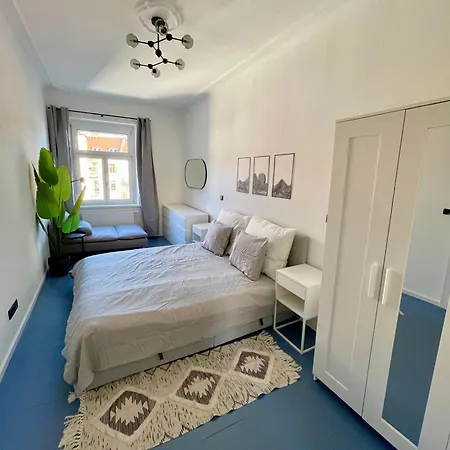 Luxurious 3 Bedroom Center Flat With Ac! * Γκρατς