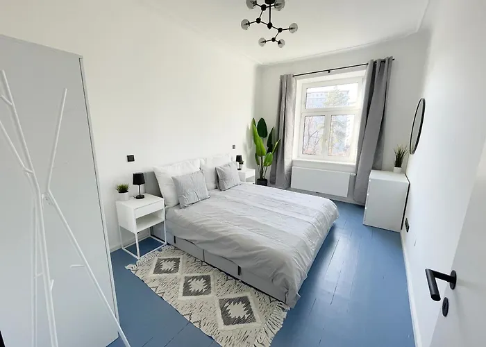 Lägenhet Luxurious 3 Bedroom Center Flat With Ac!