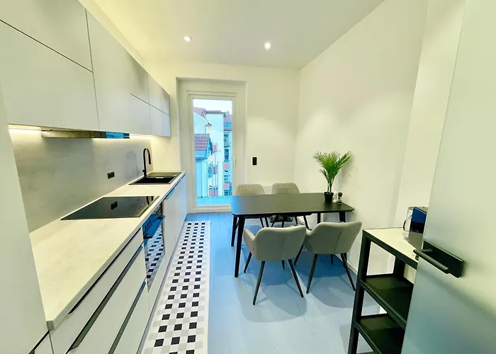 Luxurious 3 Bedroom Center Flat With Ac! Lägenhet Graz