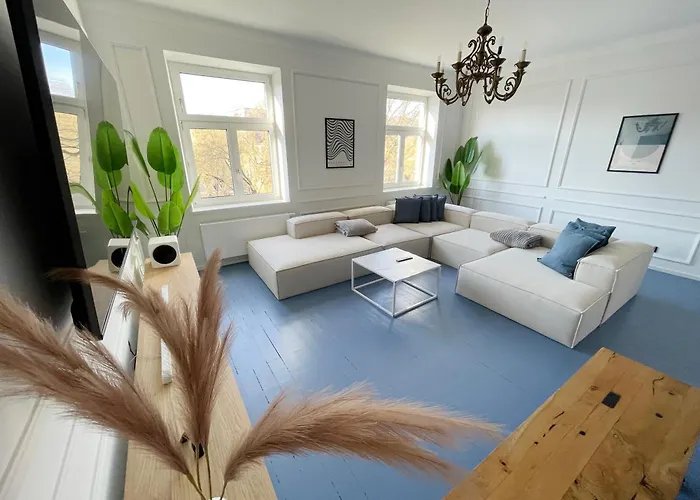 Luxurious 3 Bedroom Center Flat With Ac! Lägenhet