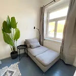 Luxurious 3 Bedroom Center Flat With Ac! Lägenhet