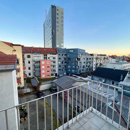 Luxurious 3 Bedroom Center Flat With Ac! *