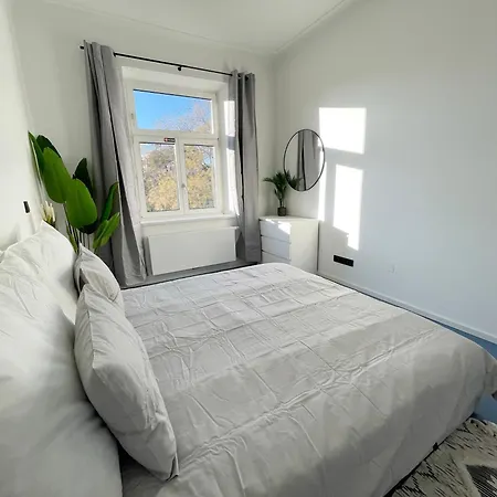 Luxurious 3 Bedroom Center Flat With Ac! Appartement