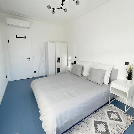 Luxurious 3 Bedroom Center Flat With Ac!
