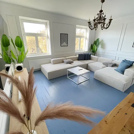 Luxurious 3 Bedroom Center Flat With Ac! Appartement