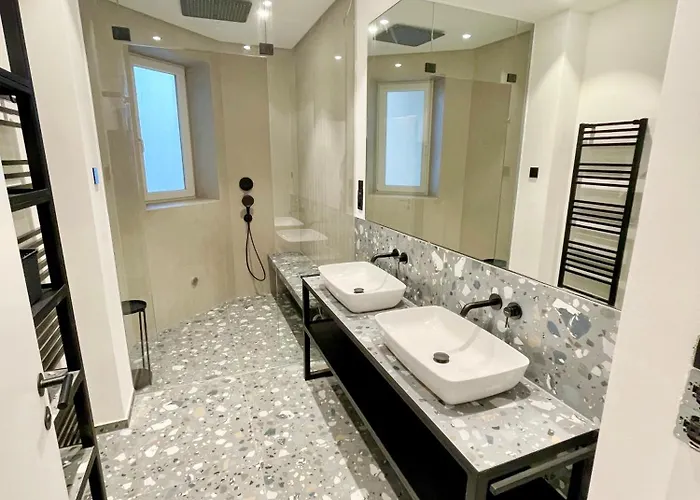 Appartement Luxurious 3 Bedroom Center Flat With Ac!