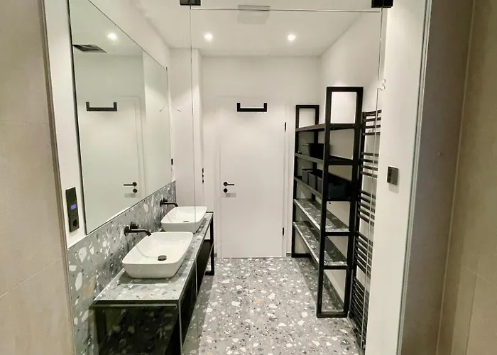 Luxurious 3 Bedroom Center Flat With Ac! Graz