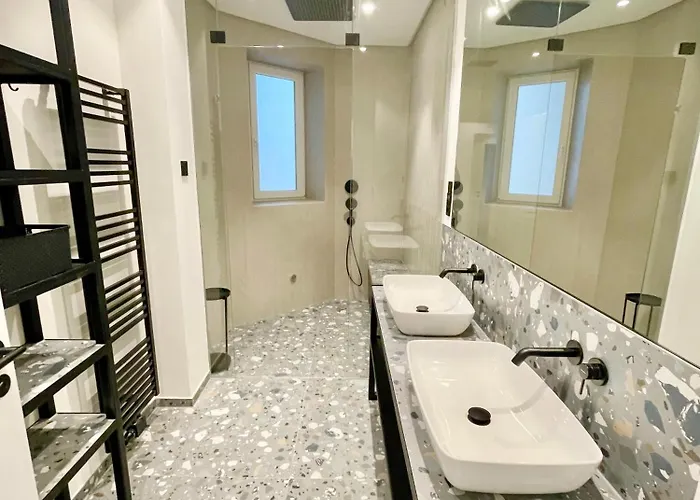 Luxurious 3 Bedroom Center Flat With Ac! * Graz