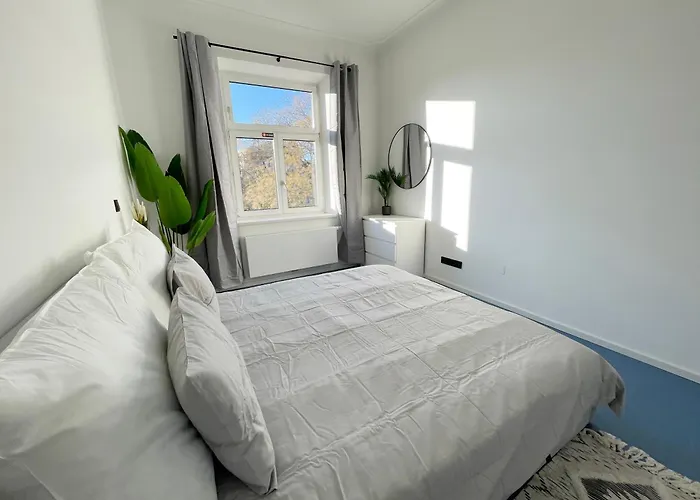 Luxurious 3 Bedroom Center Flat With Ac! Appartement