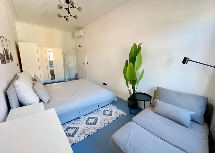 Luxurious 3 Bedroom Center Flat With Ac! *